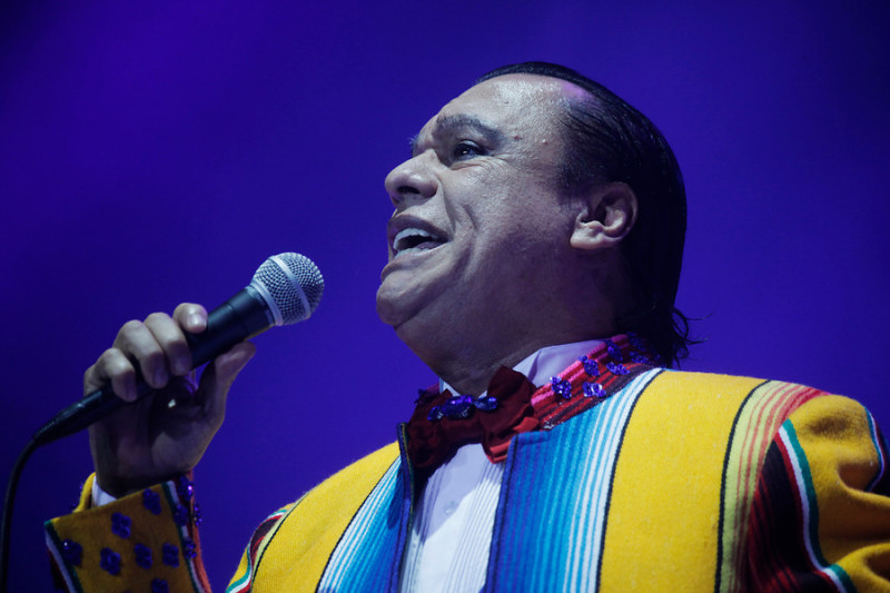 A_UNO_juan gabriel 9