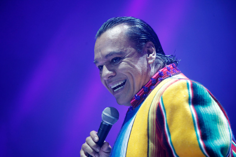 A_UNO_juan gabriel 4