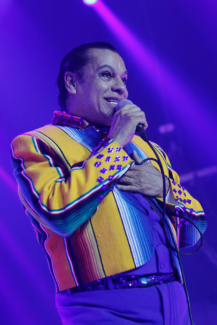 A_UNO_juan gabriel 6