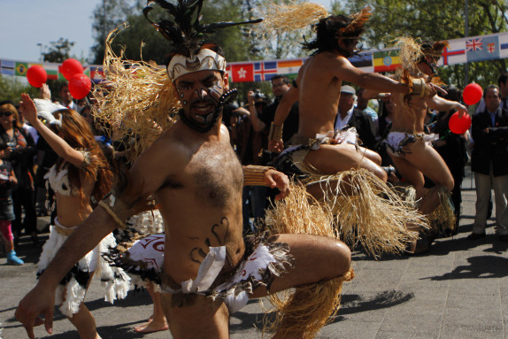 Conmemoración del Día Mundial del Turismo con el lema "Acercamiento de la Culturas".