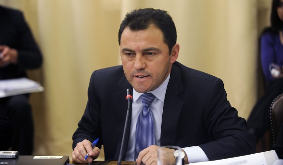 09 Septiembre 2015/VALPARAISO Cristian Riquelme director administrativo palacio de la moneda durante la comisión Caval que se realiza en la Camara de Diputados en el Congreso Nacional en Valparaiso FOTO: PABLO OVALLE ISASMENDI / AGENCIAUNO