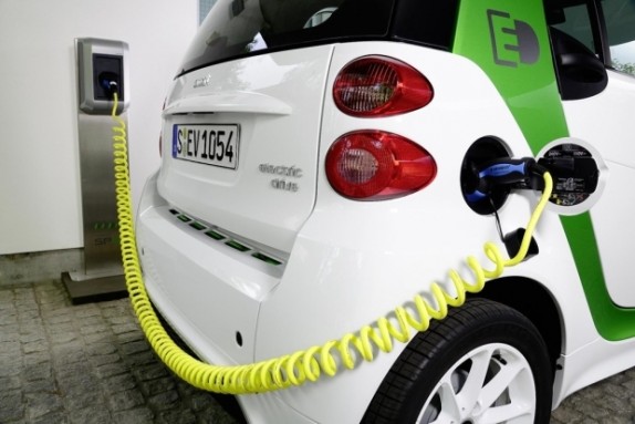 smart-fortwo-ED-plugged-in