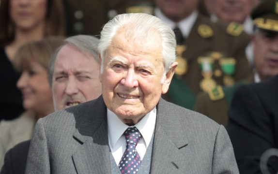 15 de Septiembre de 2011/SANTIAGO. El Ex Presidente de la republica Patricio Aylwin Azócar asiste a la ceremonia de Cambio de mando de Carabineros de Chile en la escuela de Carabineros. Foto: Rodrigo Sáenz/AgenciaUno.