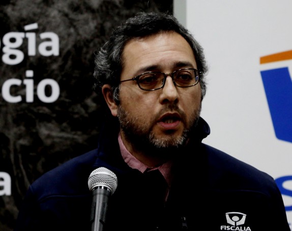 El Fiscal Claudio Orellana junto al director del SML,Patricio Bustos,realizaron una conferencia de prensa