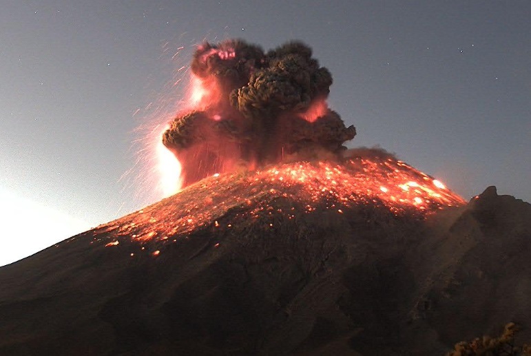 volcán explosión