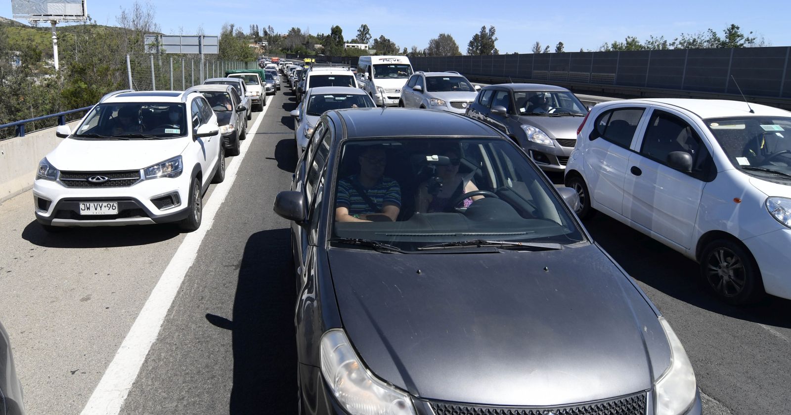 Congestión vehicular por corte de calles