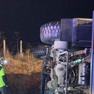 Carro de Bomberos volcó en la ruta que uno Freire y Villarrica.