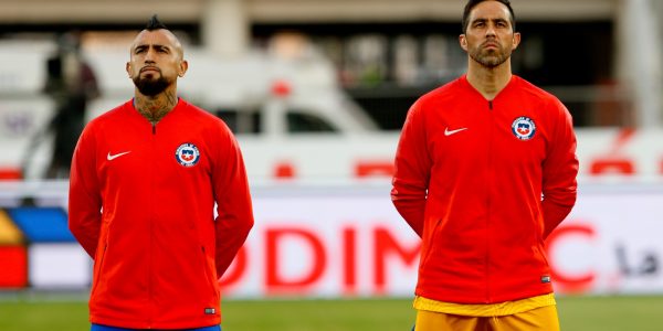 Arturo Vidal vuelve a Colo Colo Claudio Bravo