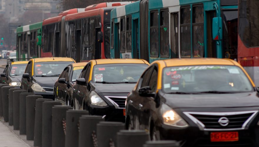 taxistas se suman a paro de buses RED Súper Lunes