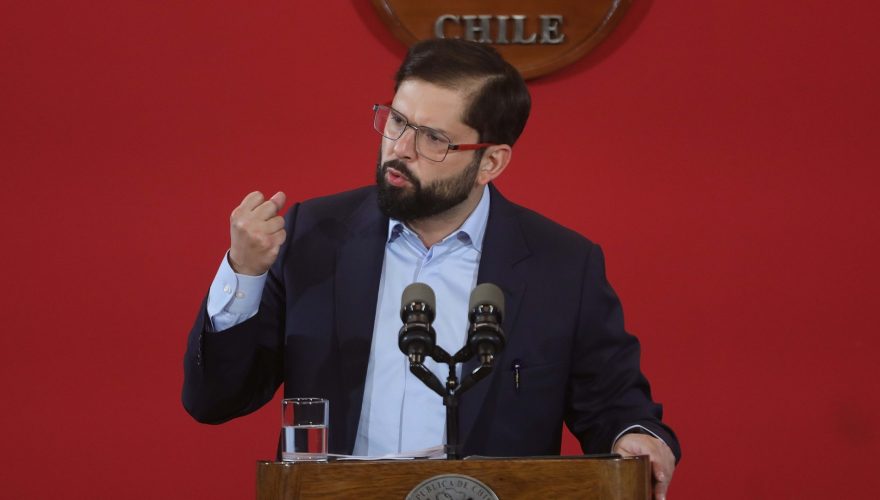 presidente boric llama a consulta a embajador en venezuela