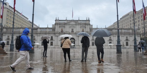 lluvia en santiago a qué hora empieza a llover en santiago región metropolitana.