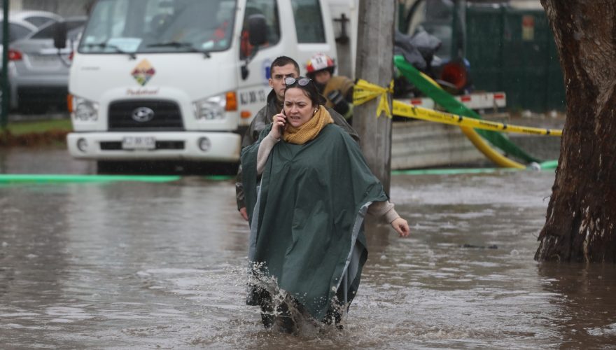 hasta cuando seguirán las lluvias por sistema frontal en santiago y regiones