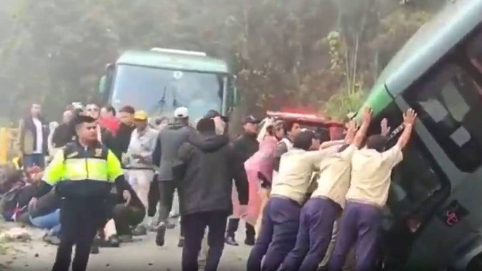 Subieron a cinco los chilenos heridos tras el accidente de un bus cerca de Machu Picchu: cuál es su estado de salud