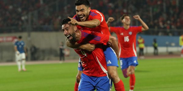 Mauricio Isla Chile venezuela eliminatorias