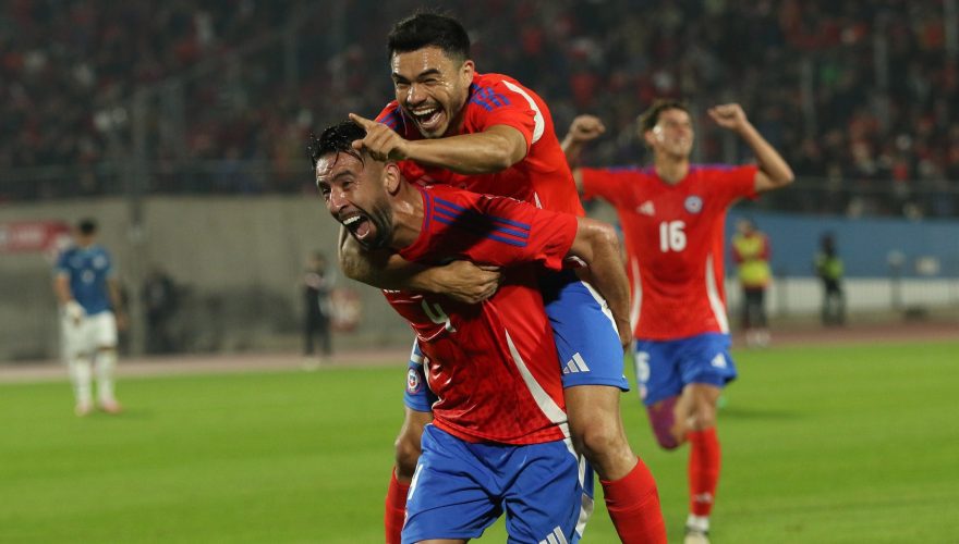 Mauricio Isla Chile venezuela eliminatorias