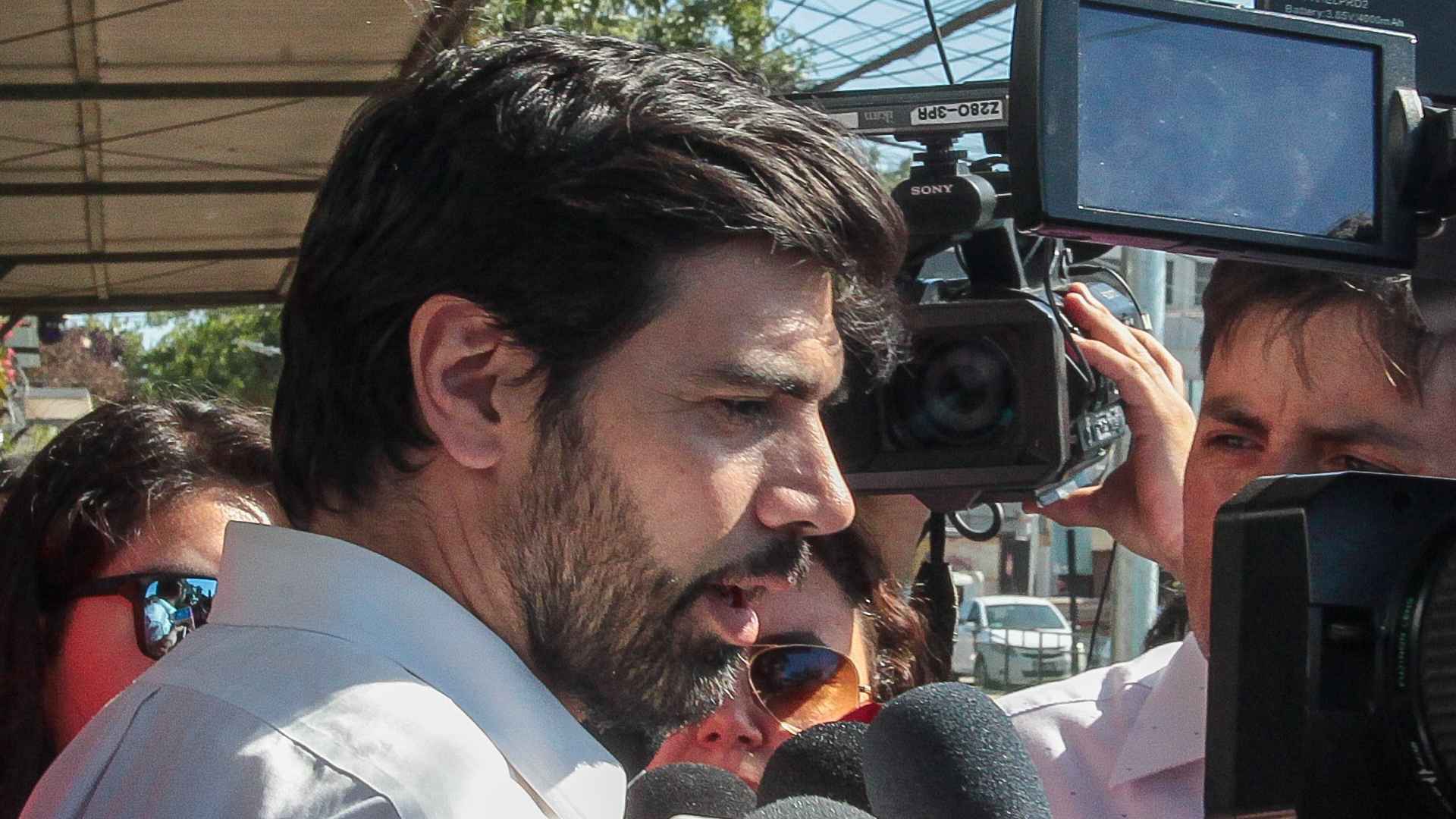 Tras prisión de Cathy Barriga: Fiscalía apunta a Joaquín Lavín Jr por mal uso de recursos públicos