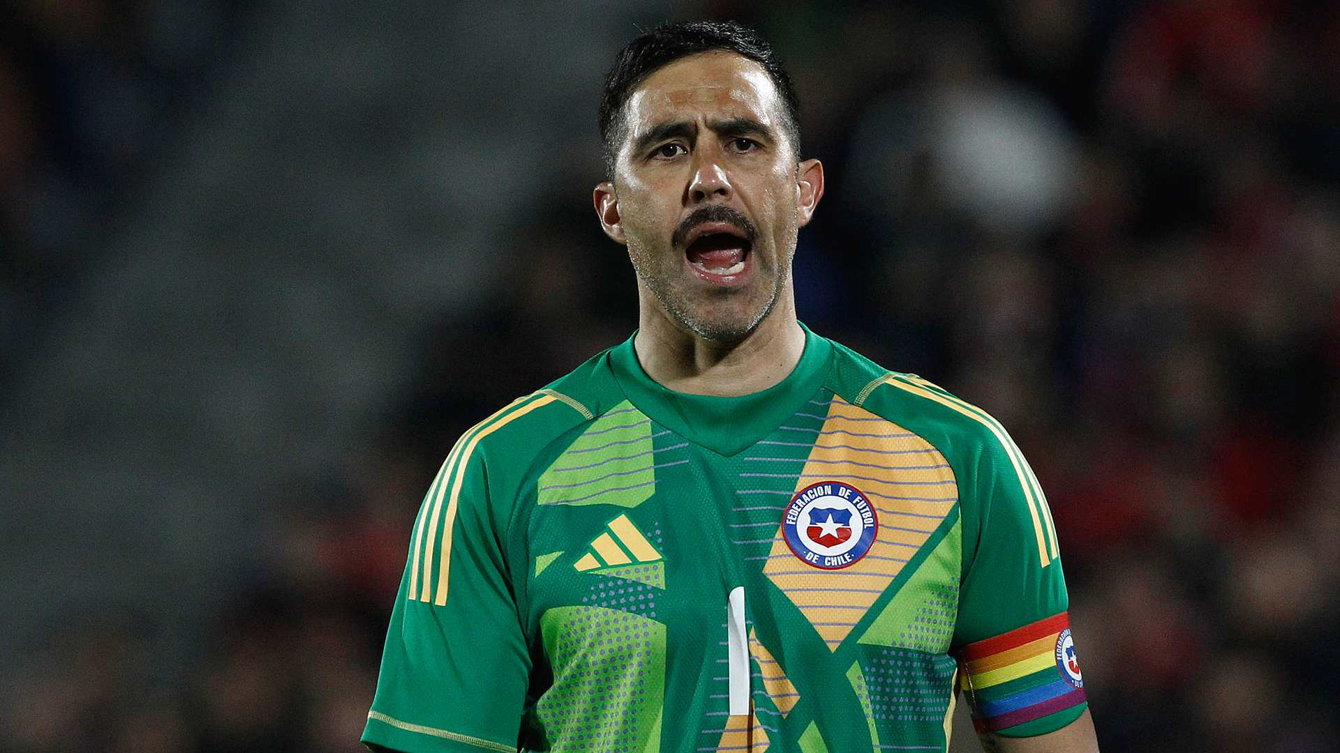 Fin al sueño albo: Claudio Bravo ratifica que no volverá a Colo Colo y seguirá alejado del fútbol