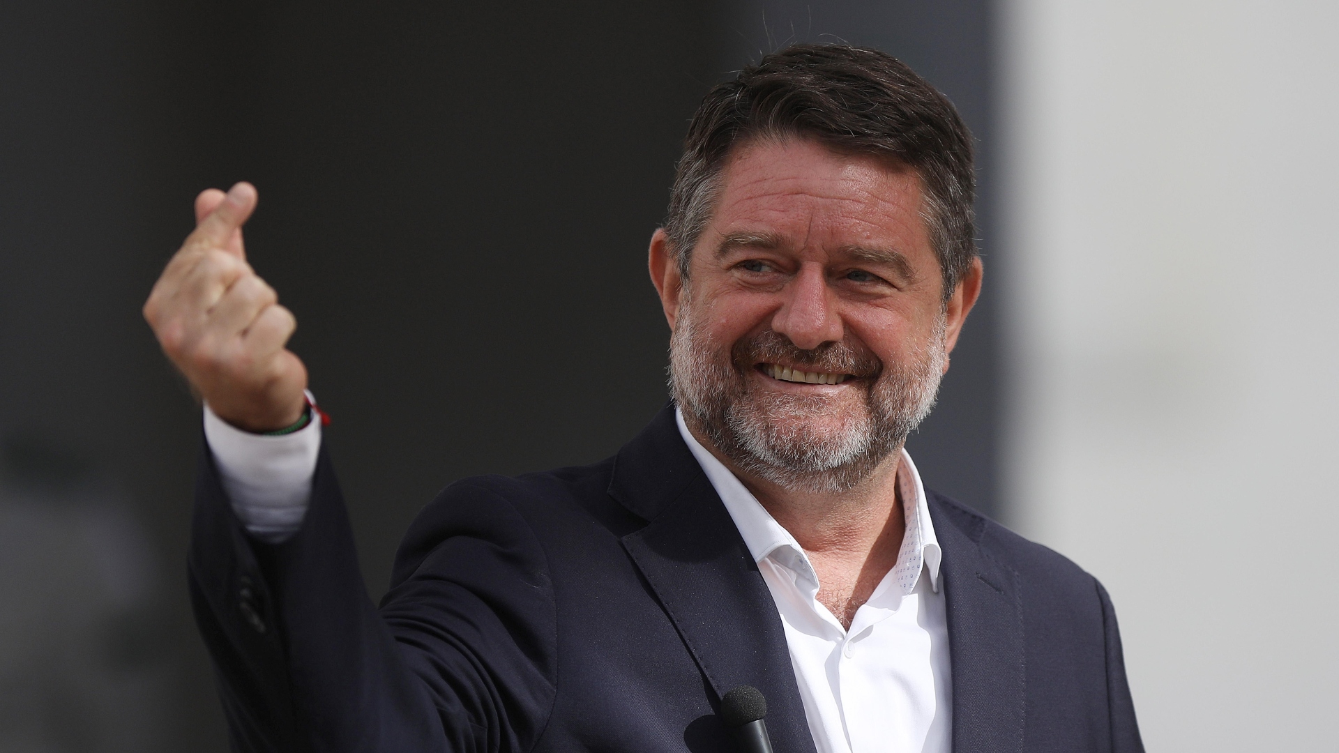 Claudio Orrego responde a eventual candidatura presidencial tras reelección en RM: “Mi plan es ser gobernador los cuatro años”