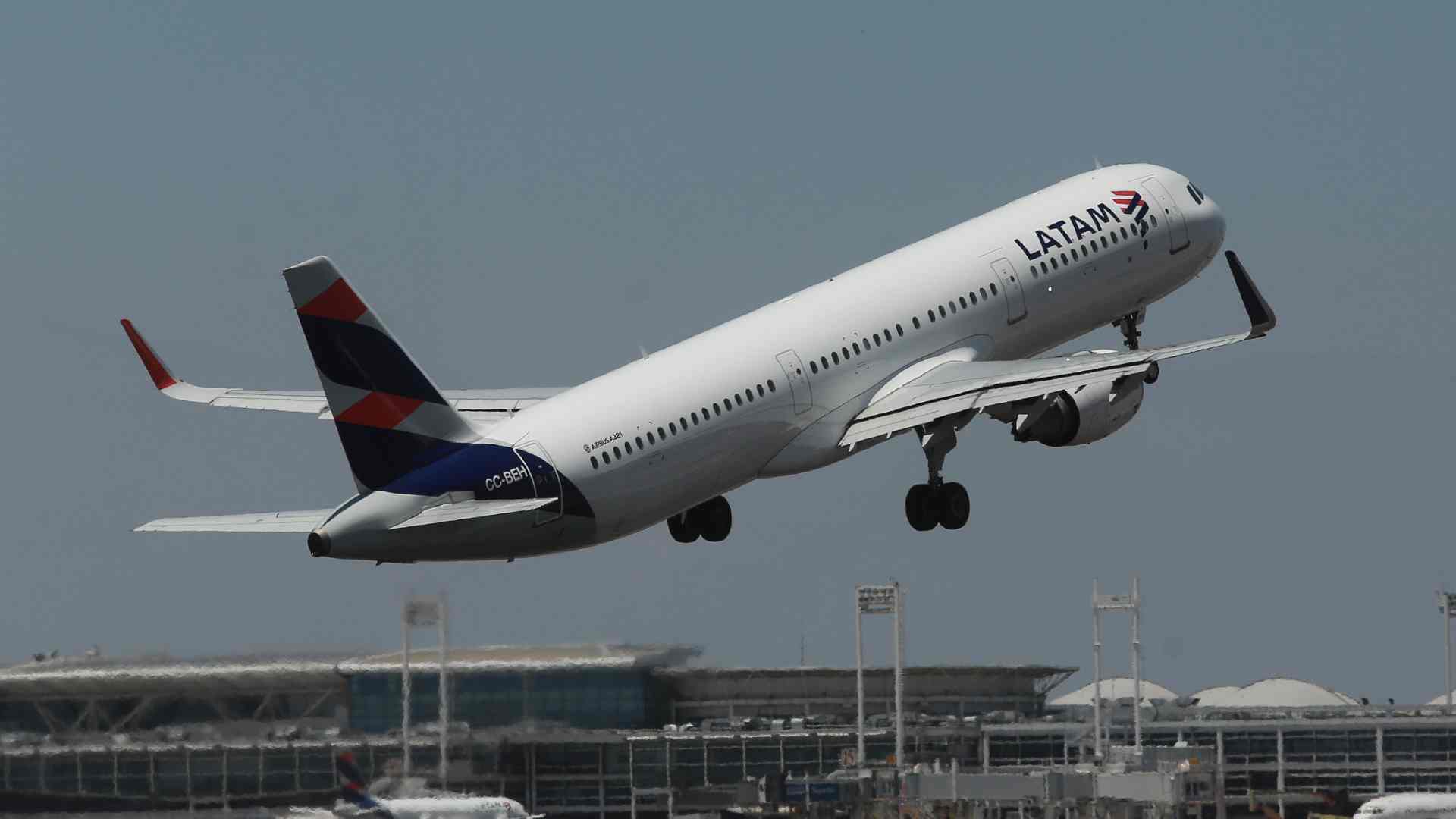 Aerolíneas adelantan el Black Friday: revisa los vuelos nacionales e internacionales en promoción 