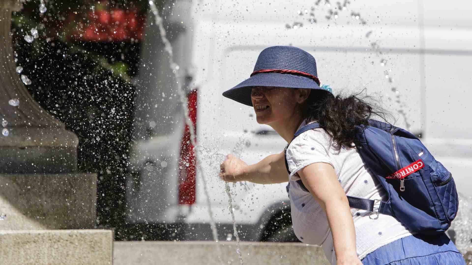 Temperaturas alcanzarán los 36º: qué día será el peak de calor en Santiago