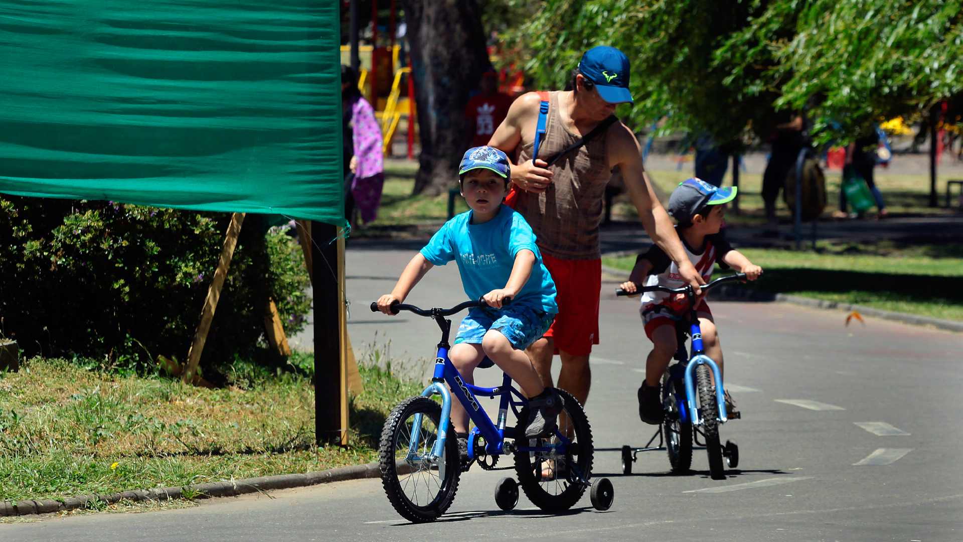 Cómo funciona la ley que otorga prioridad a padres y madres para que sus vacaciones coincidan con las de sus hijos