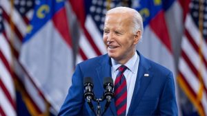 A Menos De Un Mes De Que Asuma Trump: Joe Biden Conmuta La Pena De ...