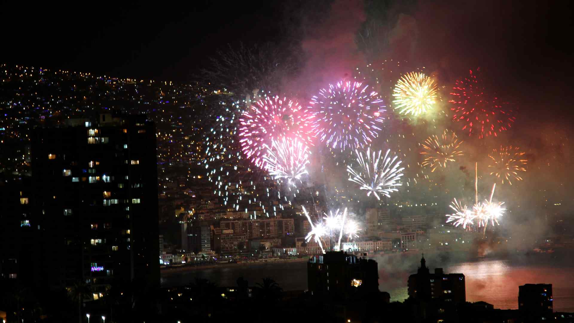 Concejo municipal de Viña del Mar aprueba uso de fuegos artificiales para el Año Nuevo