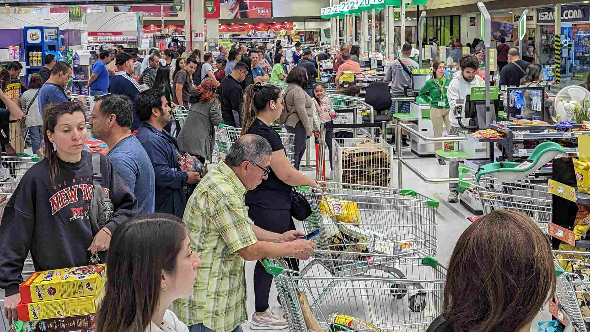 Año Nuevo 2025: revisa los horarios de funcionamiento del comercio y supermercados