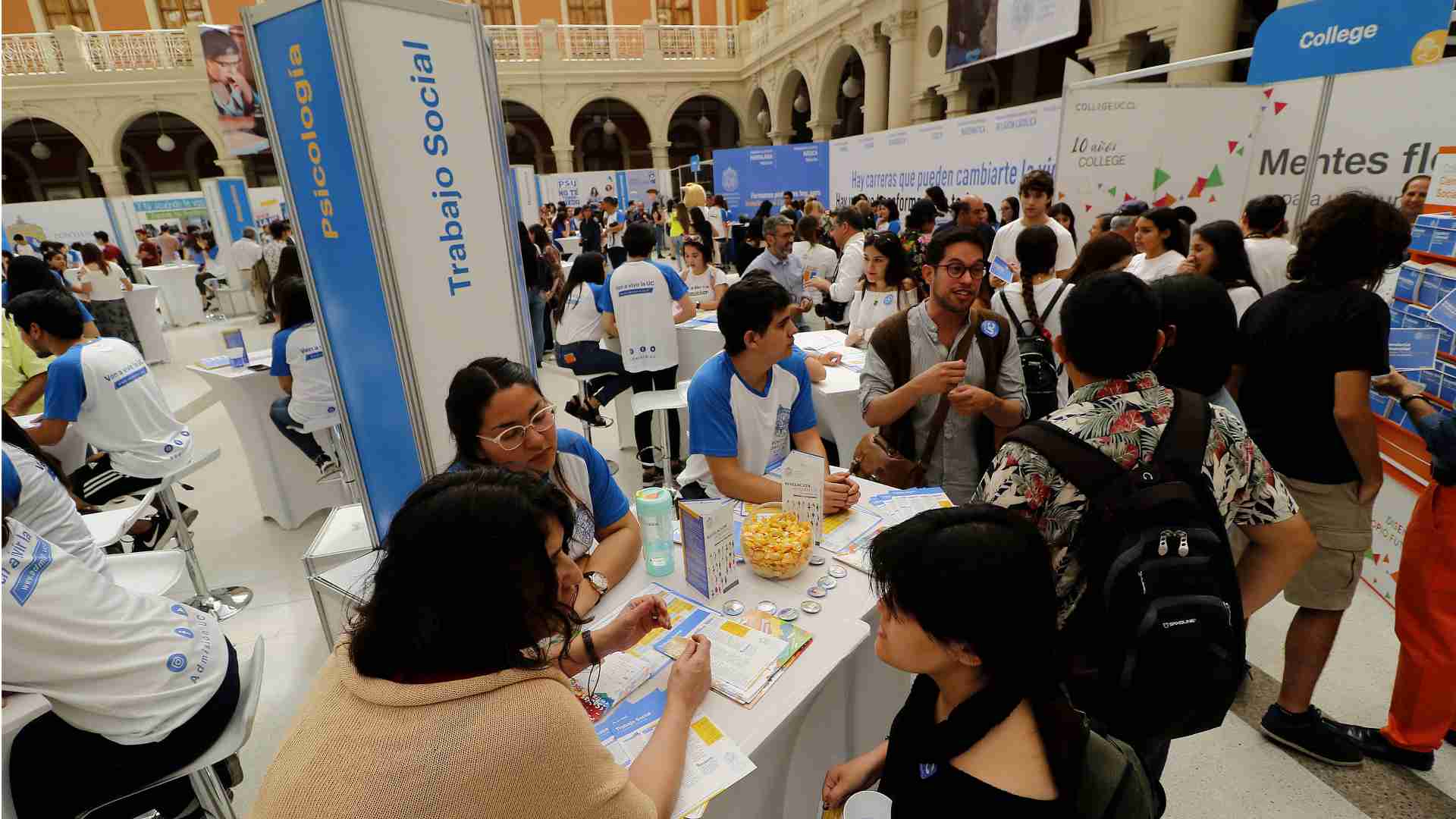 Admisión 2025: las distintas ferias del postulante con visitas guiadas y charlas a estudiantes