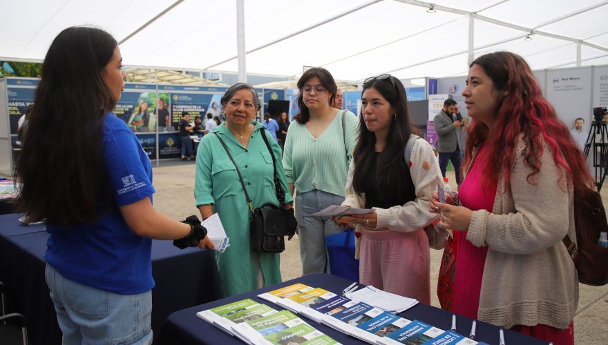 admisión 2025: las carreras universitarias con mayor empleabilidad y su sueldo promedio en Chile