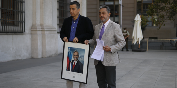 urgencia estatua Sebastián Piñera