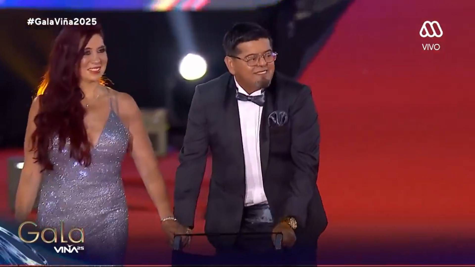 VIDEO – El emocionante paso de Mauricio Medina por la alfombra roja de la Gala de Viña 2025